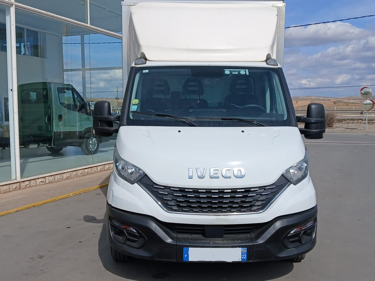 Caja cerrada con plataforma elevadora IVECO 35C16 20m3 - Dodávka skřín: obrázek 2 Caja cerrada con plataforma elevadora IVECO 35C16 20m3 - Dodávka skřín: obrázek 2