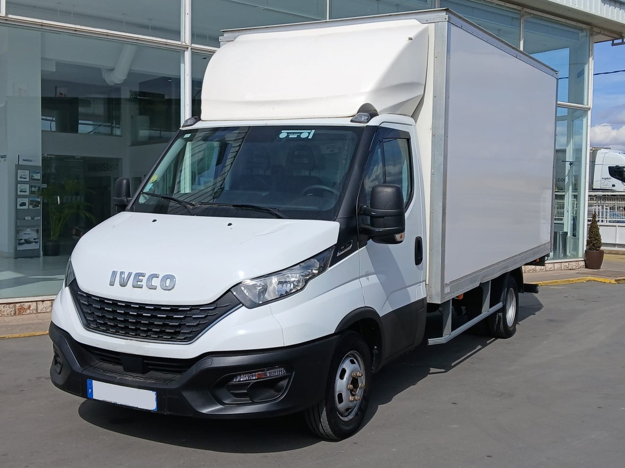 Caja cerrada con plataforma elevadora IVECO 35C16 20m3 - Dodávka skřín: obrázek 1 Caja cerrada con plataforma elevadora IVECO 35C16 20m3 - Dodávka skřín: obrázek 1