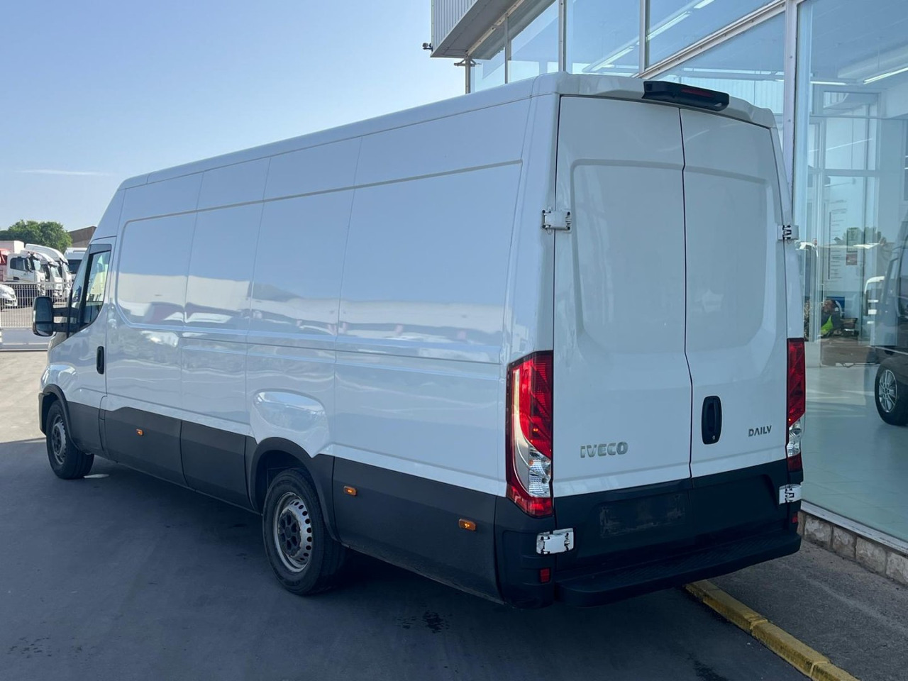 Furgón IVECO 35S14 16m3 Hi-matic - Furgon: obrázek 4 Furgón IVECO 35S14 16m3 Hi-matic - Furgon: obrázek 4