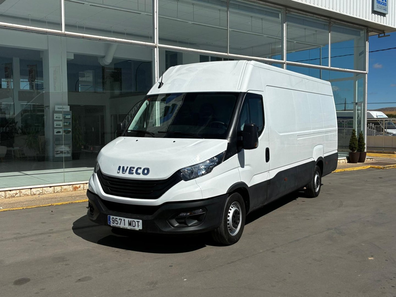 Furgón IVECO 35S16 V 16m3 - Furgon: obrázek 1 Furgón IVECO 35S16 V 16m3 - Furgon: obrázek 1