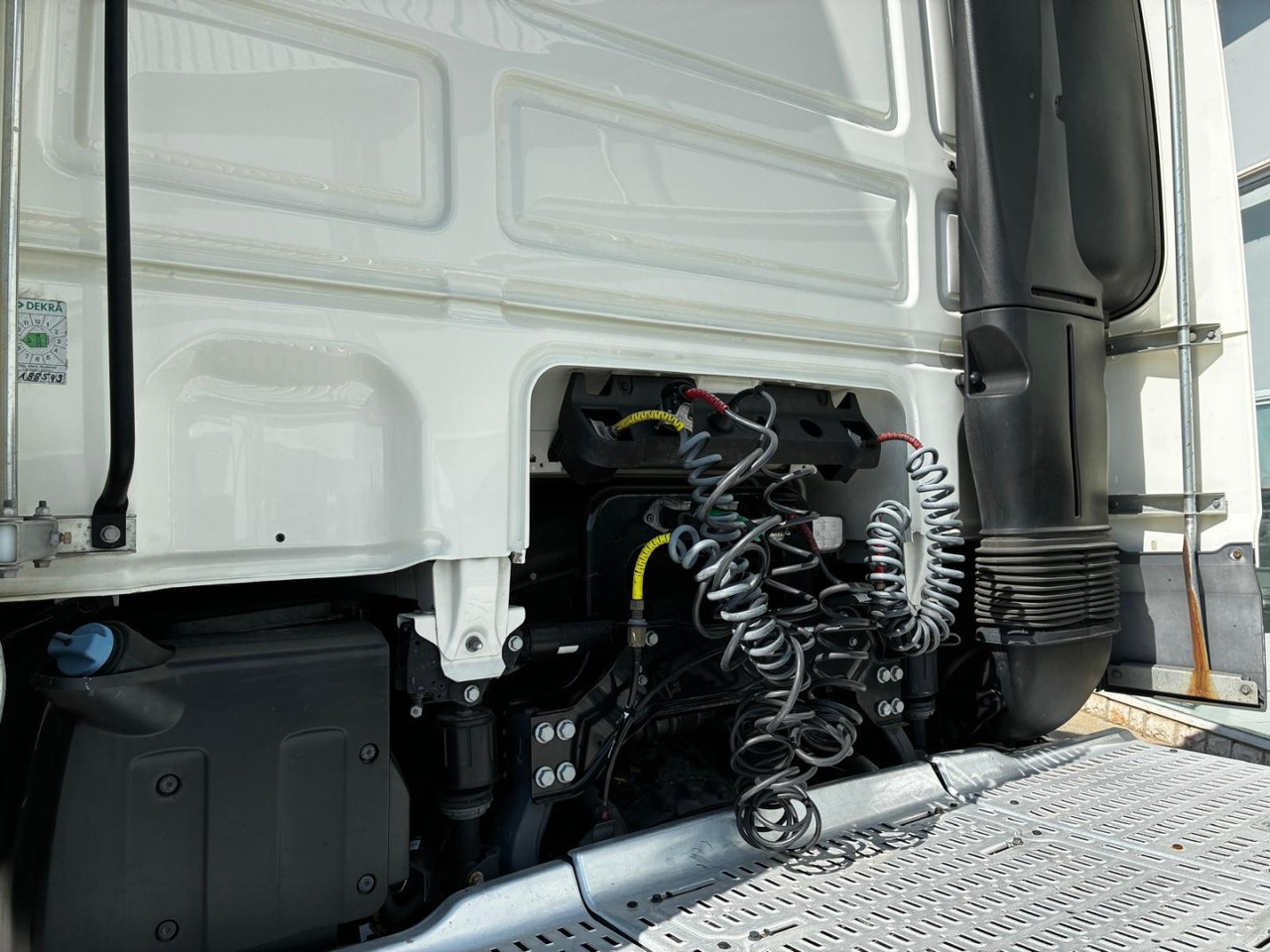 Cabeza Tractora DAF 480 AUTOMATICA CON INTARDER - Tahač: obrázek 5 Cabeza Tractora DAF 480 AUTOMATICA CON INTARDER - Tahač: obrázek 5