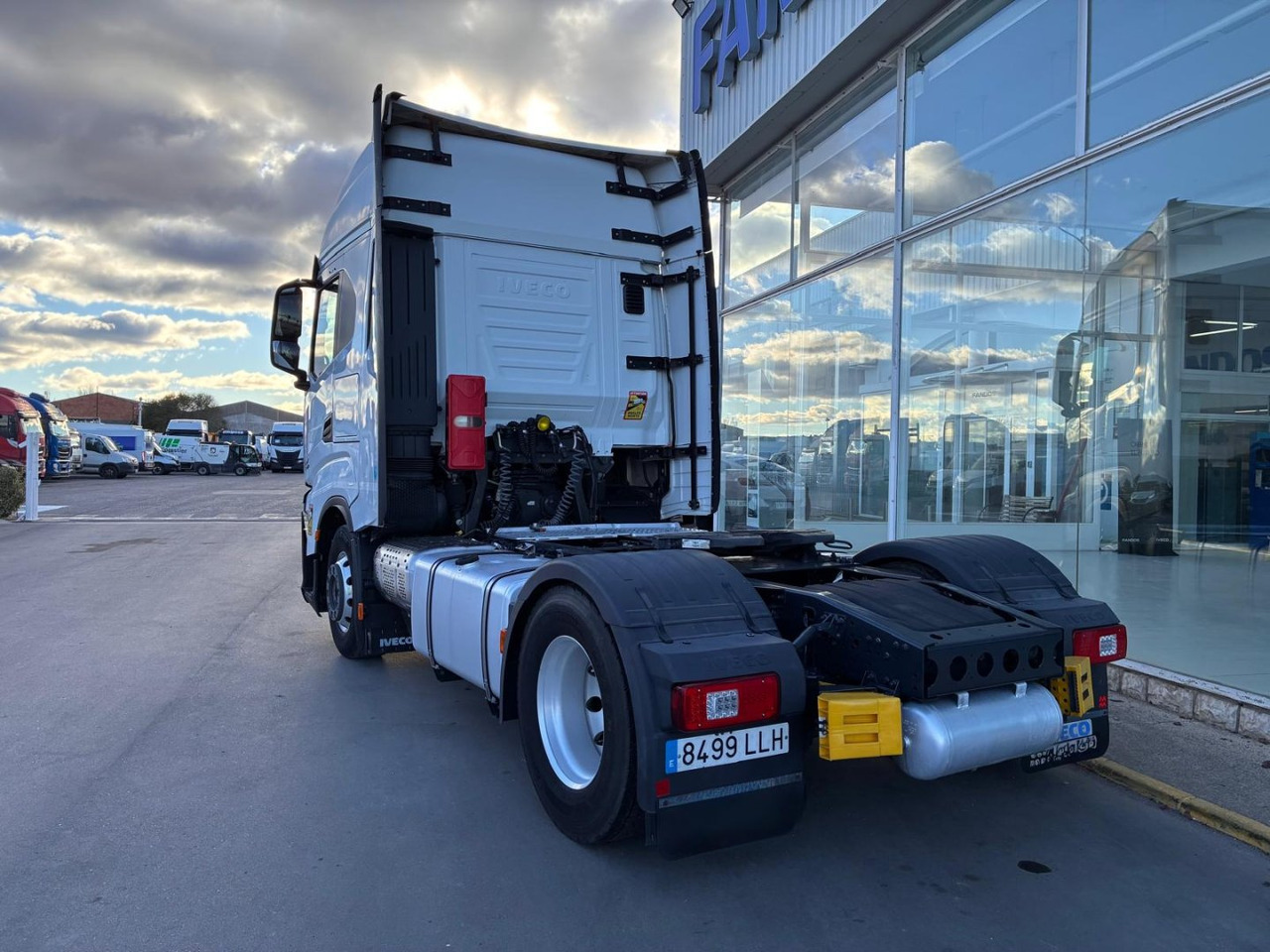 Cabeza Tractora IVECO 460 AUTOMATICO INTARDER ADR - Tahač: obrázek 4 Cabeza Tractora IVECO 460 AUTOMATICO INTARDER ADR - Tahač: obrázek 4