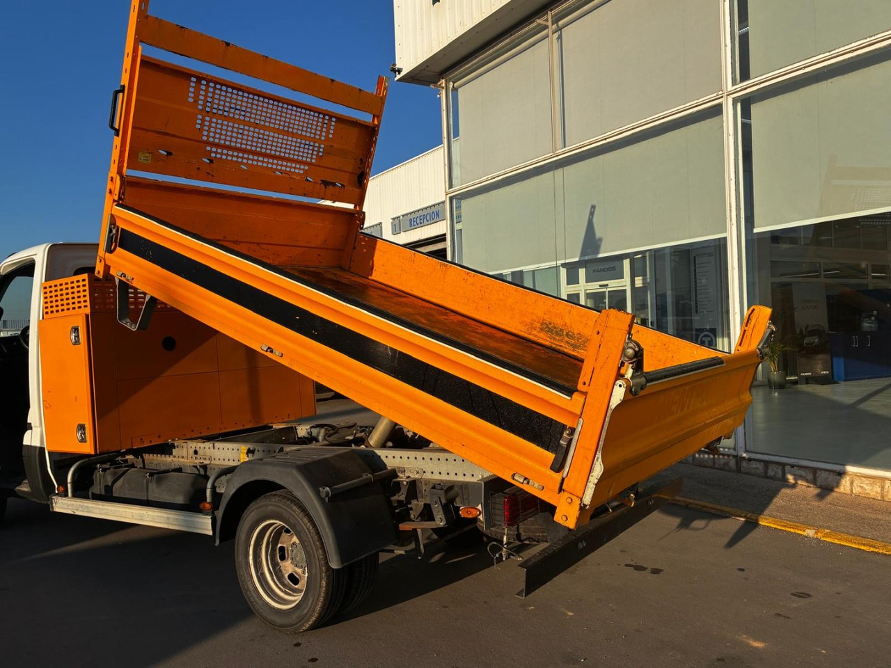 Volquete/Dumper IVECO 35C14 CAJA BASCULANTE - Dodávka sklápěč: obrázek 5 Volquete/Dumper IVECO 35C14 CAJA BASCULANTE - Dodávka sklápěč: obrázek 5