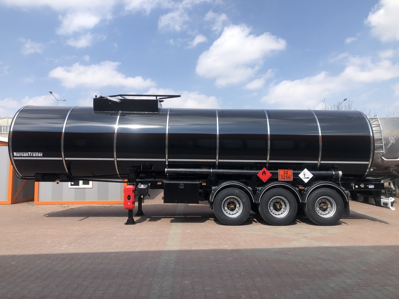NURSAN ASPHALT INSULATED BITUMEN TANKER - Cisternový návěs: obrázek 1 NURSAN ASPHALT INSULATED BITUMEN TANKER - Cisternový návěs: obrázek 1