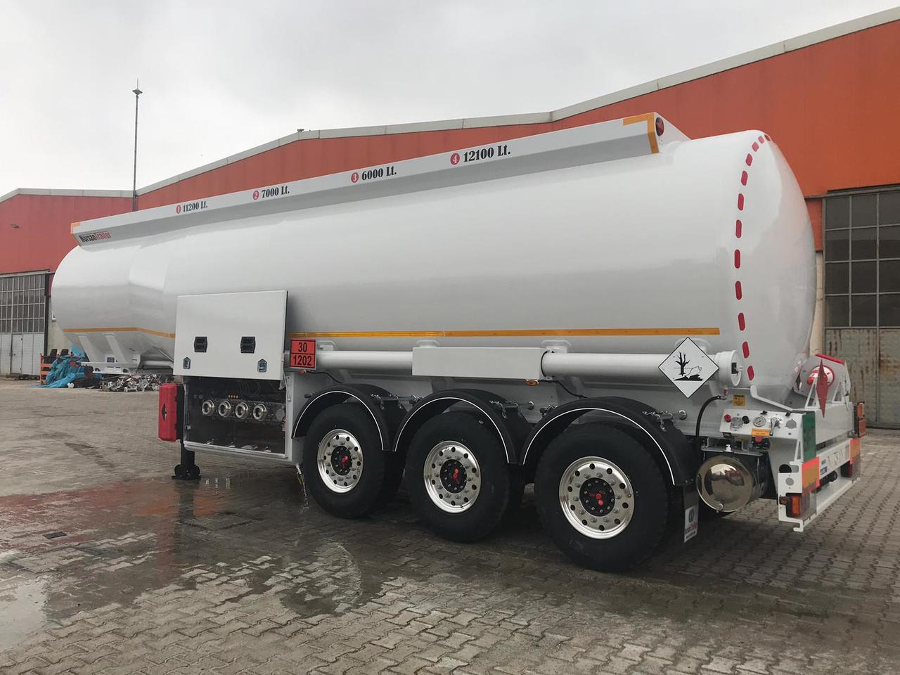 NURSAN Aluminium Tanker - Cisternový návěs: obrázek 4 NURSAN Aluminium Tanker - Cisternový návěs: obrázek 4