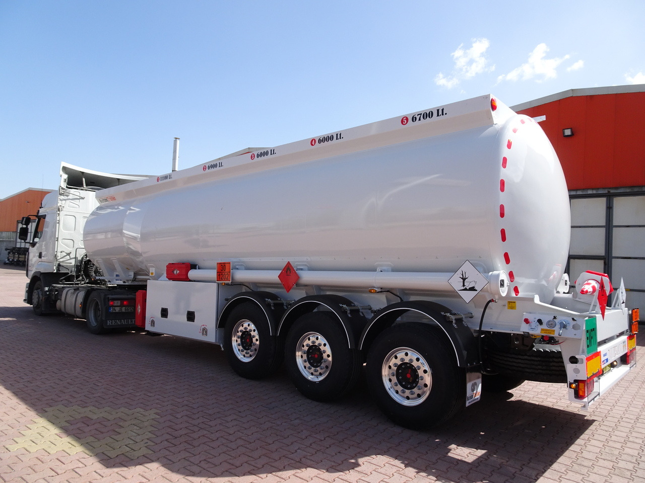 NURSAN Aluminium Tanker - Cisternový návěs: obrázek 2 NURSAN Aluminium Tanker - Cisternový návěs: obrázek 2