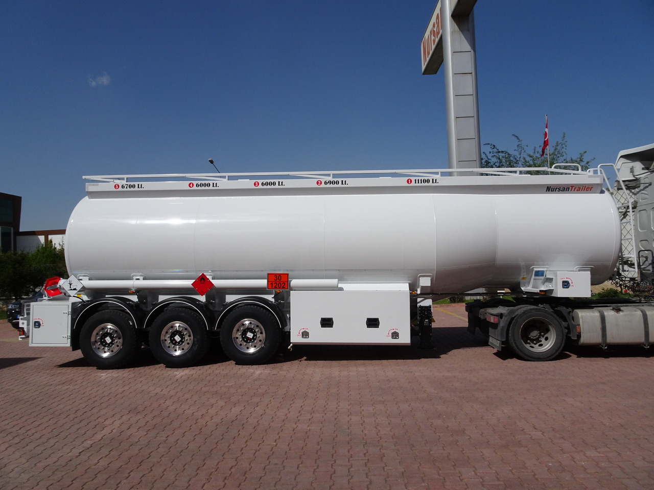 NURSAN Aluminium Tanker - Cisternový návěs: obrázek 3 NURSAN Aluminium Tanker - Cisternový návěs: obrázek 3