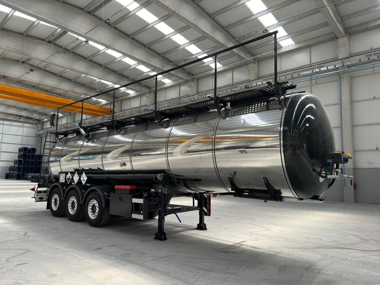 NURSAN Stainless Steel L4BH Tanker - Cisternový návěs: obrázek 2 NURSAN Stainless Steel L4BH Tanker - Cisternový návěs: obrázek 2