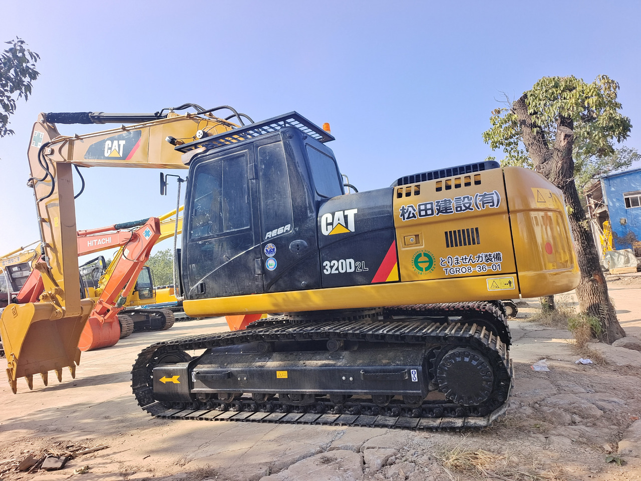 CAT 320D2L - Pásové rýpadlo: obrázek 2 CAT 320D2L - Pásové rýpadlo: obrázek 2