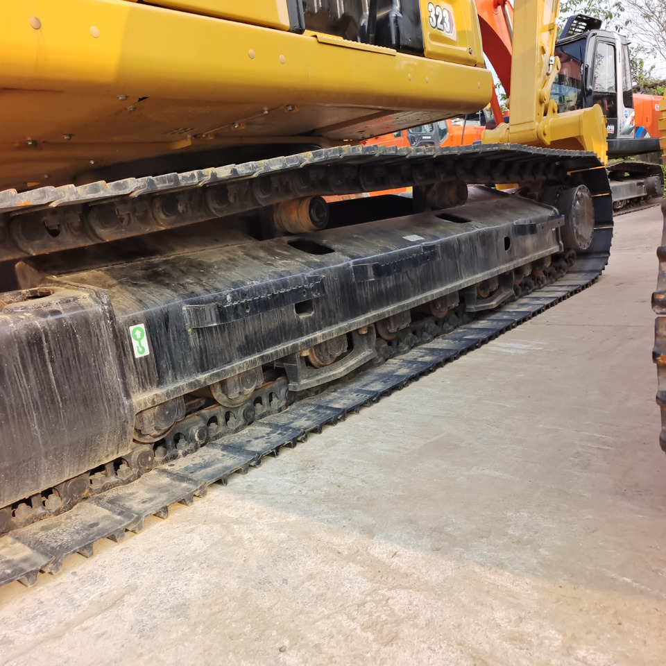 CAT 323 - Pásové rýpadlo: obrázek 5 CAT 323 - Pásové rýpadlo: obrázek 5