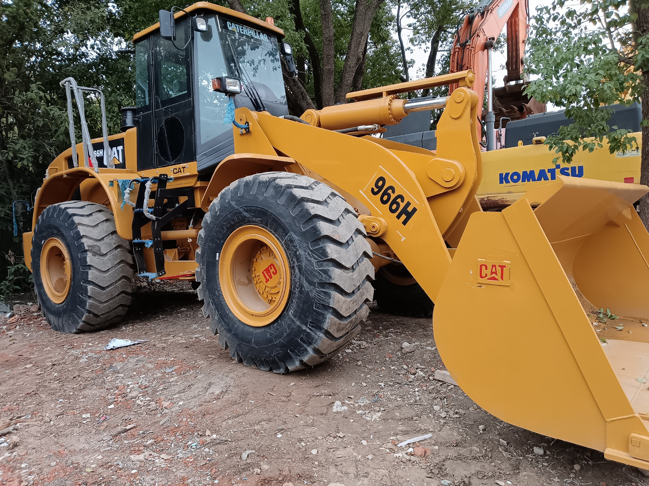 CAT 966H - Kolový nakladač: obrázek 2 CAT 966H - Kolový nakladač: obrázek 2