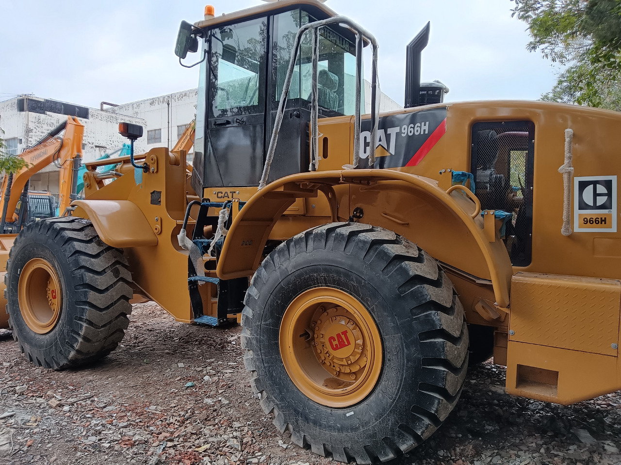 CAT 966H - Kolový nakladač: obrázek 1 CAT 966H - Kolový nakladač: obrázek 1