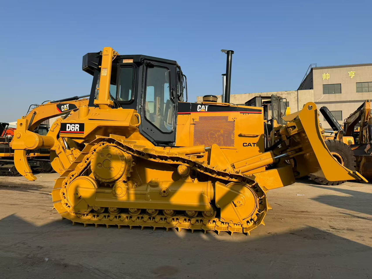 CAT D6R - Buldozer: obrázek 4 CAT D6R - Buldozer: obrázek 4