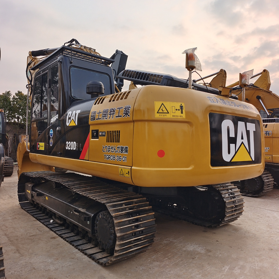 Pásové rýpadlo CATERPILLAR 320D CAT 320D2 320D2L: obrázek 1