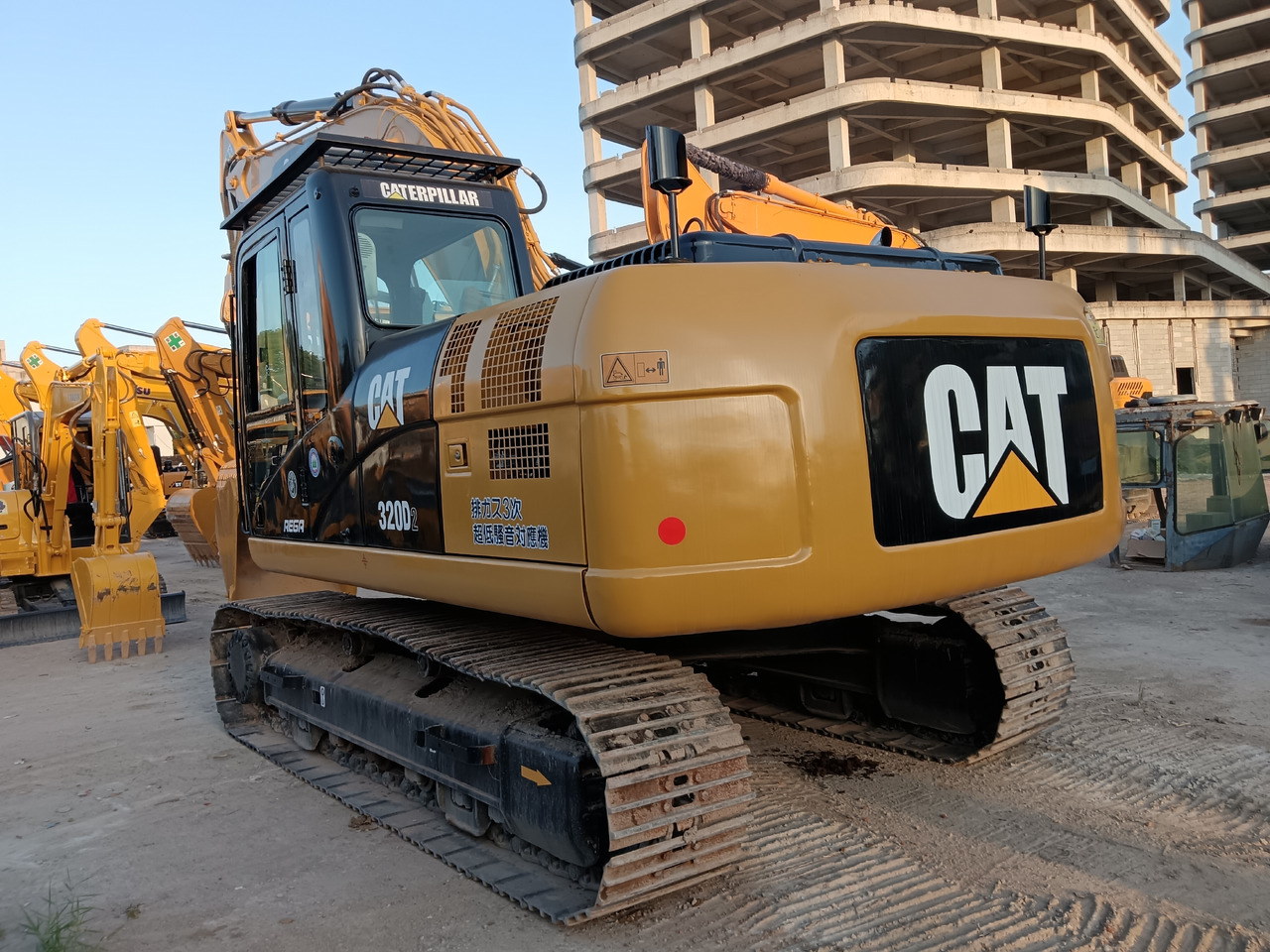 CATERPILLAR 320D CAT 320D2L - Pásové rýpadlo: obrázek 2 CATERPILLAR 320D CAT 320D2L - Pásové rýpadlo: obrázek 2