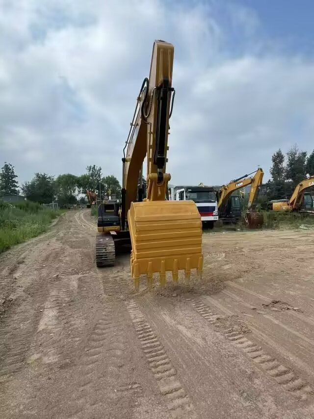 CATERPILLAR 320D2 L CAT 320D - Pásové rýpadlo: obrázek 5 CATERPILLAR 320D2 L CAT 320D - Pásové rýpadlo: obrázek 5