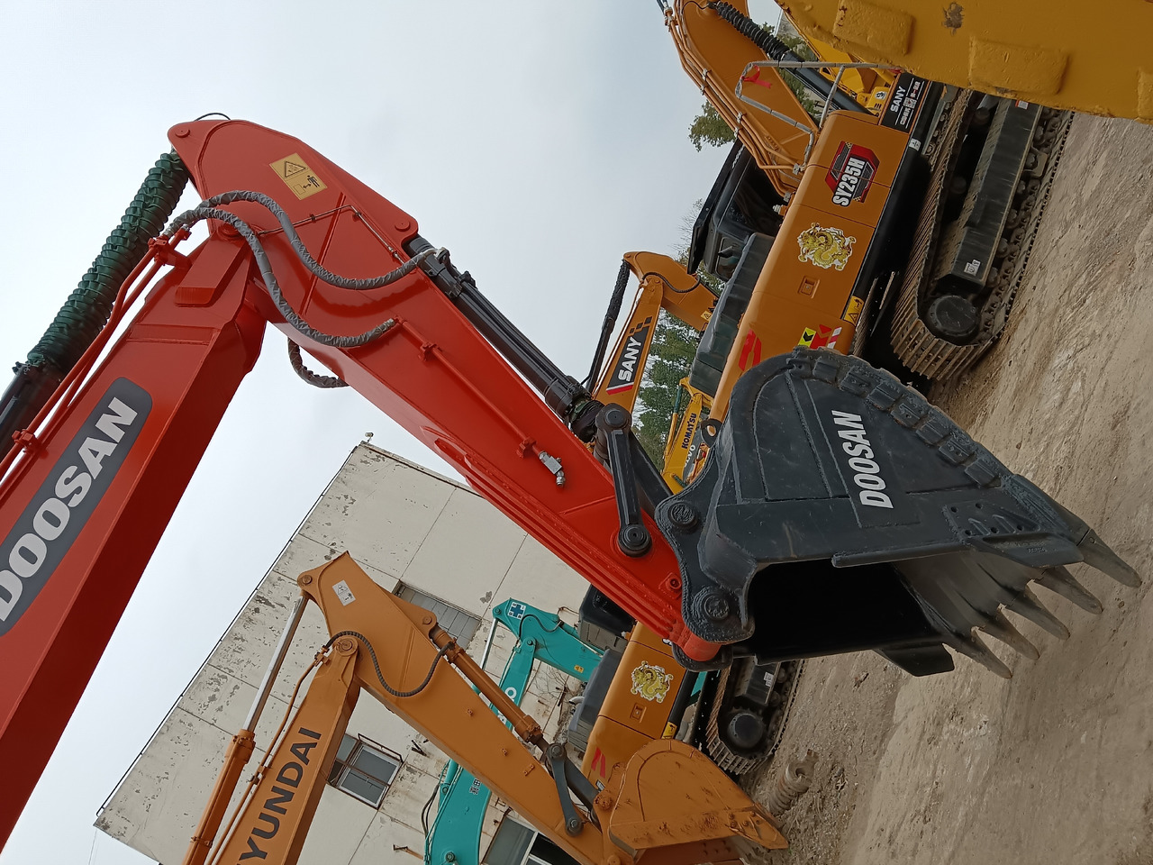 DOOSAN DX225 LC - Pásové rýpadlo: obrázek 5 DOOSAN DX225 LC - Pásové rýpadlo: obrázek 5