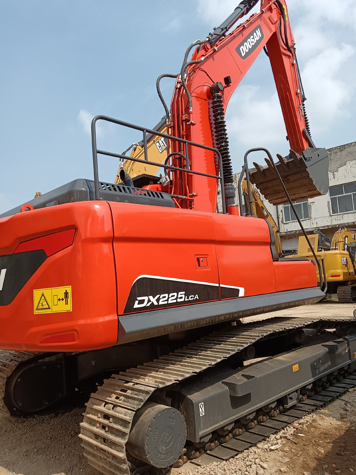 DOOSAN DX225 LCA DX 225 LC - 9C - Pásové rýpadlo: obrázek 1 DOOSAN DX225 LCA DX 225 LC - 9C - Pásové rýpadlo: obrázek 1