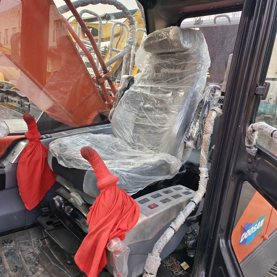 DOOSAN DX300LC-9C DX300 LC - 9C DX 300 LCA DX340 DX225 - Pásové rýpadlo: obrázek 4 DOOSAN DX300LC-9C DX300 LC - 9C DX 300 LCA DX340 DX225 - Pásové rýpadlo: obrázek 4