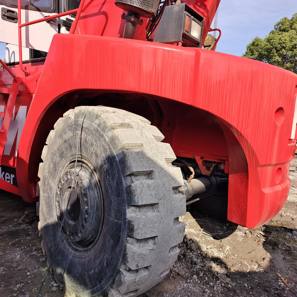 FANTUZZI CS 45 KMHD 45 TON CONTAINER REACH CRANE - Reach stacker: obrázek 3 FANTUZZI CS 45 KMHD 45 TON CONTAINER REACH CRANE - Reach stacker: obrázek 3