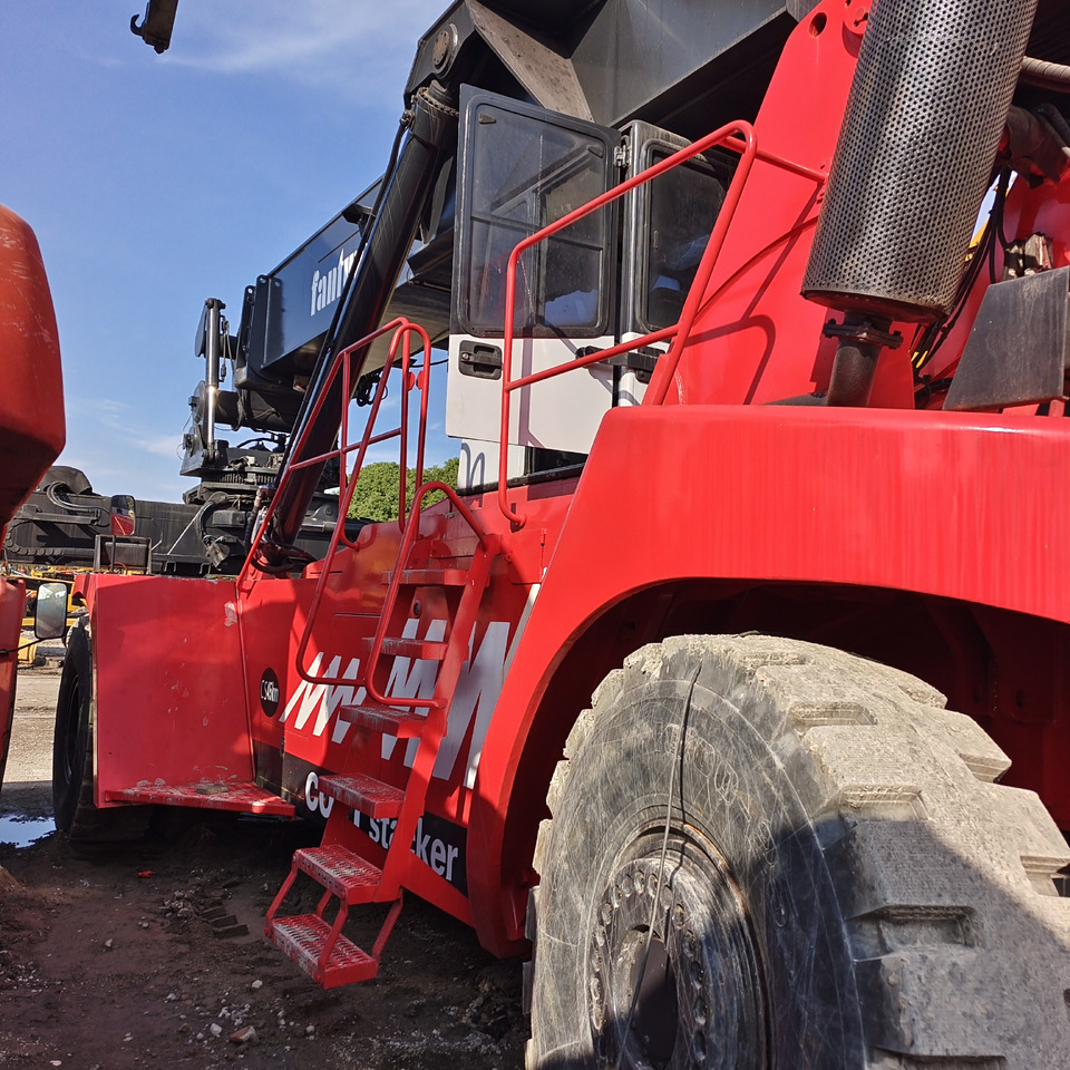 FANTUZZI CS45KMHD 45 TON - Reach stacker: obrázek 3 FANTUZZI CS45KMHD 45 TON - Reach stacker: obrázek 3