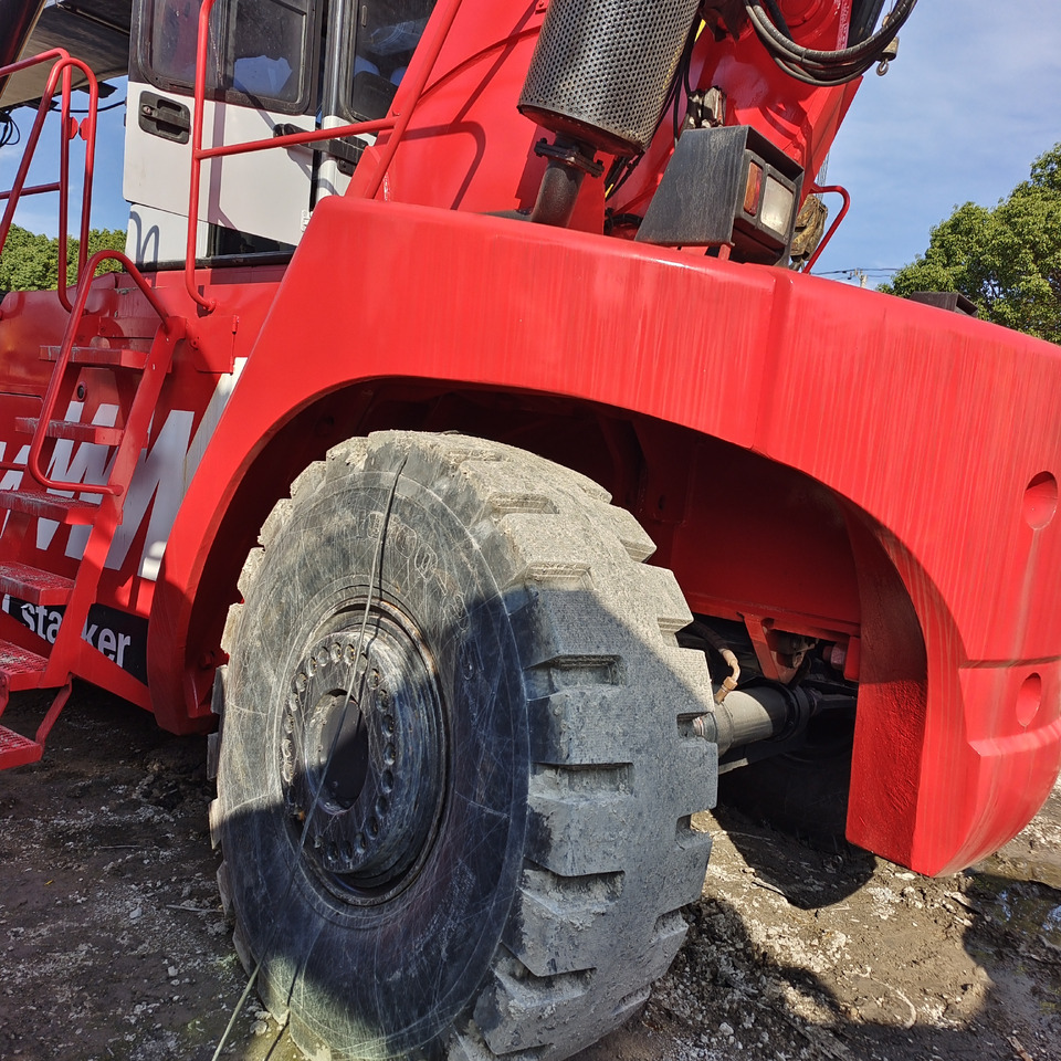 FANTUZZI CS45KMHD - Reach stacker: obrázek 3 FANTUZZI CS45KMHD - Reach stacker: obrázek 3