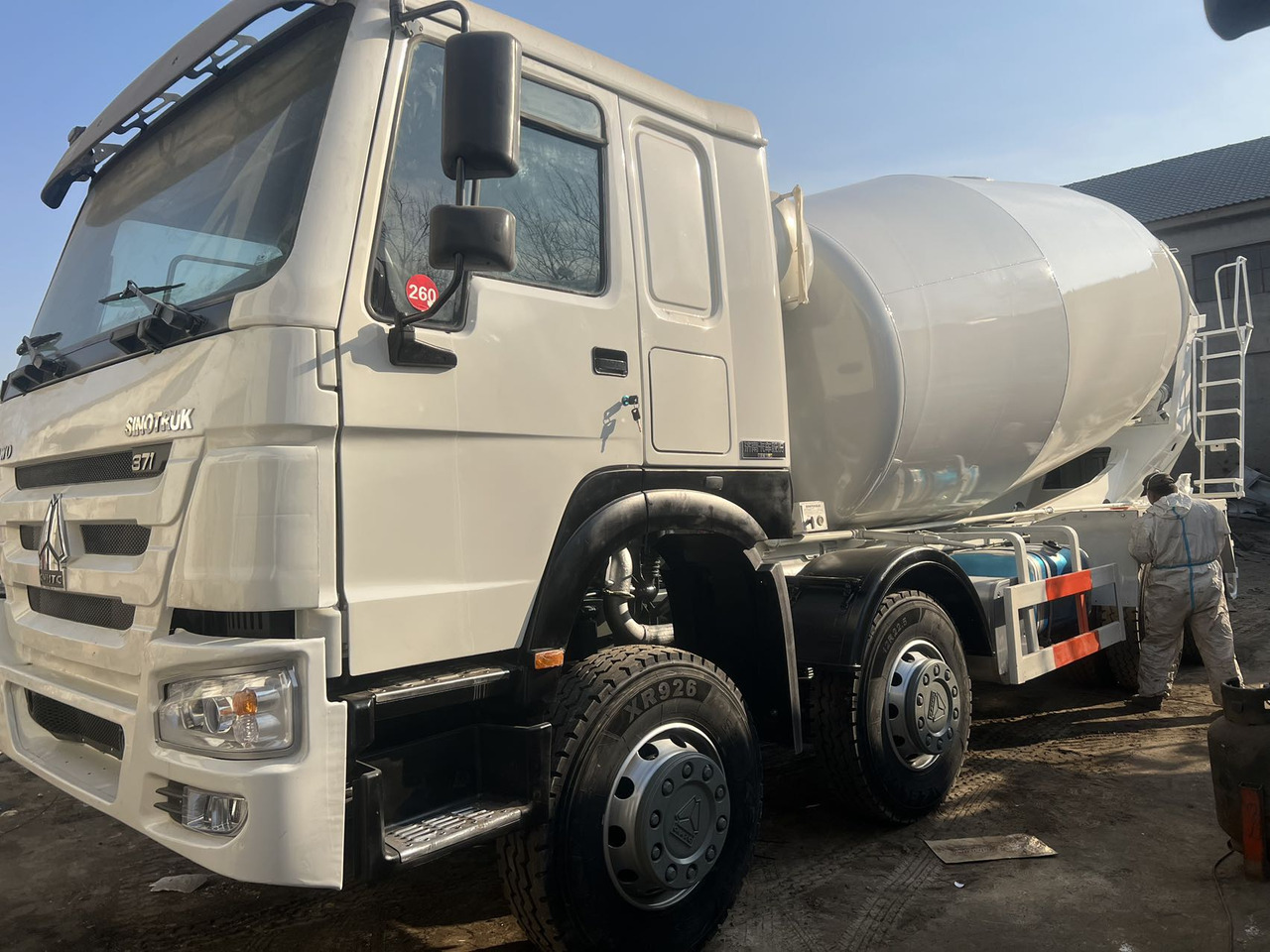 HOWO 371 8X4 16 Cubic Meter SINOTRUK Howo Concrete Mixer Truck - Autodomíchávač: obrázek 3 HOWO 371 8X4 16 Cubic Meter SINOTRUK Howo Concrete Mixer Truck - Autodomíchávač: obrázek 3