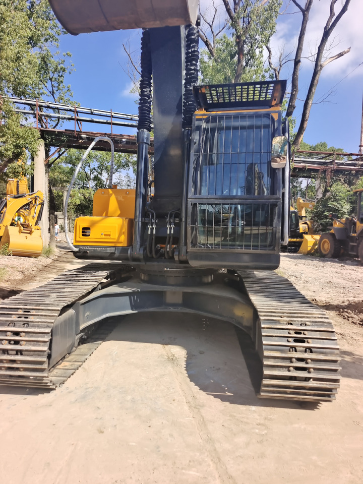 HYUNDAI HX220HD WITH 4 CAMERAS - Pásové rýpadlo: obrázek 1 HYUNDAI HX220HD WITH 4 CAMERAS - Pásové rýpadlo: obrázek 1