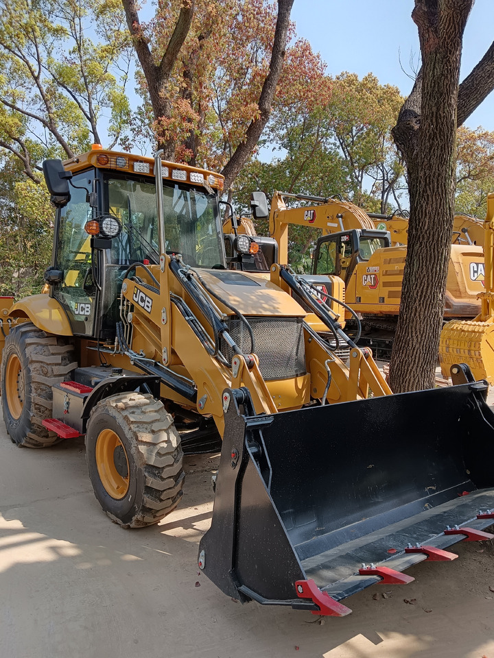 JCB 3CX 4CX 4*4 - Rýpadlo-nakladač: obrázek 5 JCB 3CX 4CX 4*4 - Rýpadlo-nakladač: obrázek 5