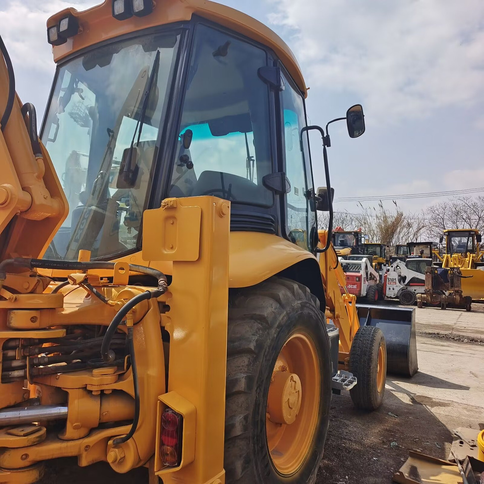 JCB 3CX MADE IN UK Jcb 3 CX 4 CX - Rýpadlo-nakladač: obrázek 1 JCB 3CX MADE IN UK Jcb 3 CX 4 CX - Rýpadlo-nakladač: obrázek 1