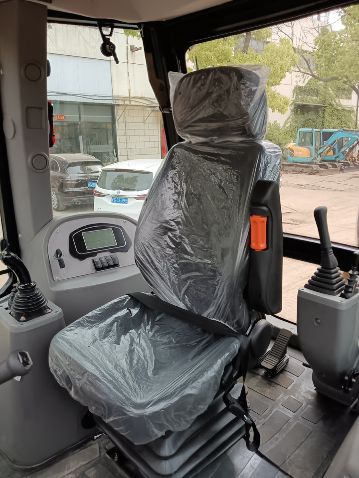 JCB 4CX BRAND NEW - Rýpadlo-nakladač: obrázek 5 JCB 4CX BRAND NEW - Rýpadlo-nakladač: obrázek 5