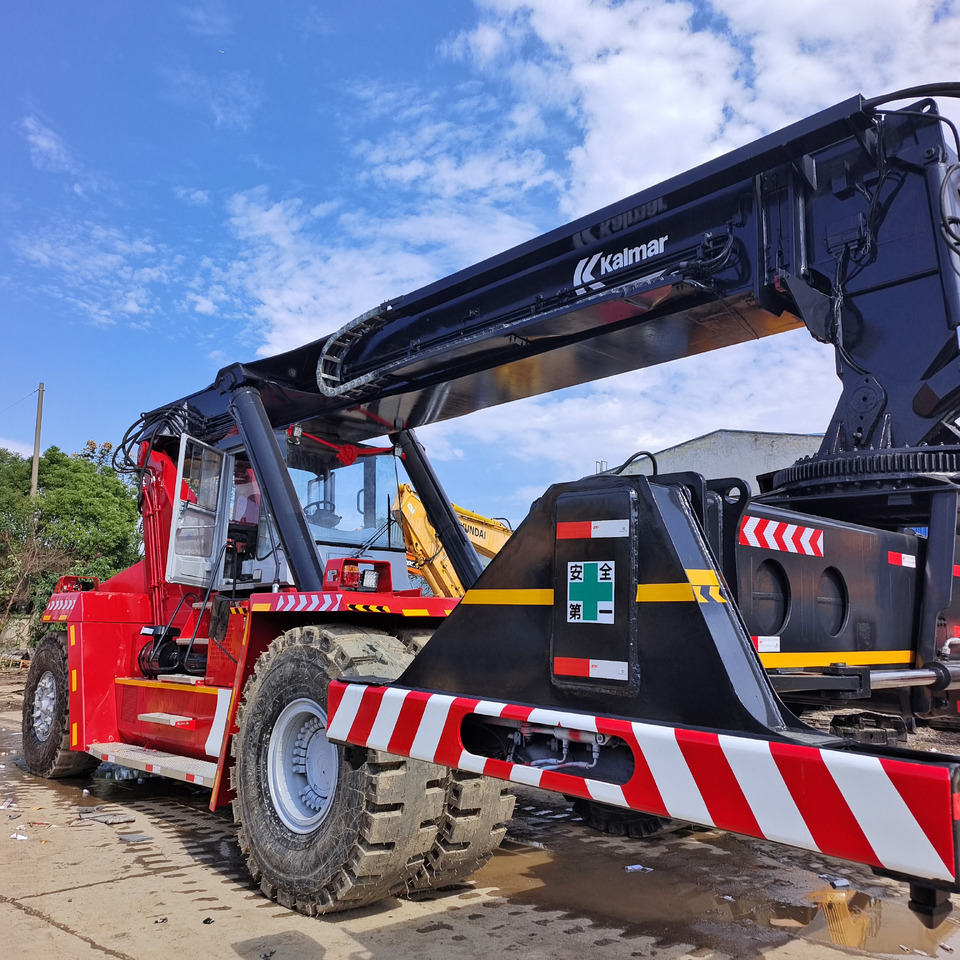 KALMAR DRF450 45 TON REACH STACKER DRT450 DRU450 DRD 450 - Reach stacker: obrázek 5 KALMAR DRF450 45 TON REACH STACKER DRT450 DRU450 DRD 450 - Reach stacker: obrázek 5