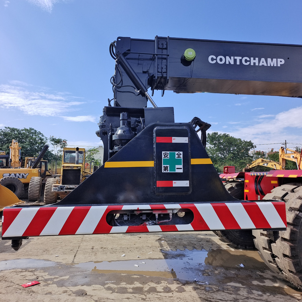 KALMAR DRF450 DRT DRU 45 TON - Reach stacker: obrázek 2 KALMAR DRF450 DRT DRU 45 TON - Reach stacker: obrázek 2