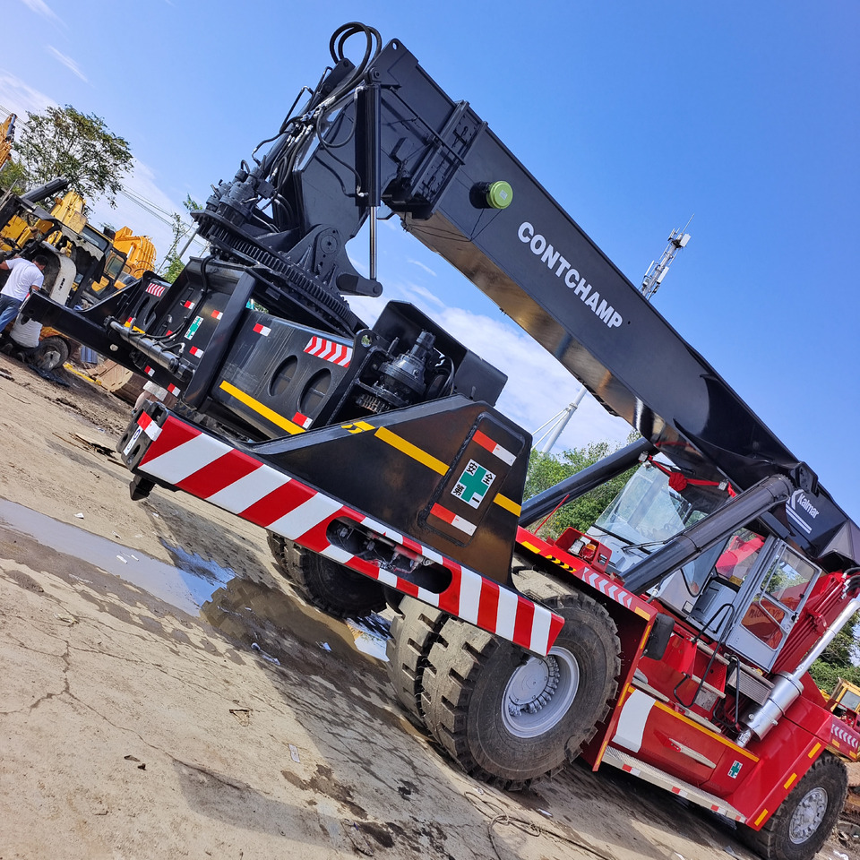 KALMAR DRF450 DRT DRU 45 TON - Reach stacker: obrázek 4 KALMAR DRF450 DRT DRU 45 TON - Reach stacker: obrázek 4