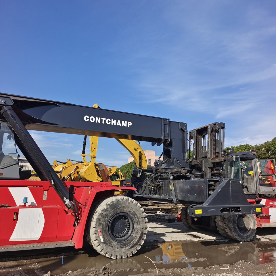 KALMAR DRT 450 60S5K - Reach stacker: obrázek 2 KALMAR DRT 450 60S5K - Reach stacker: obrázek 2