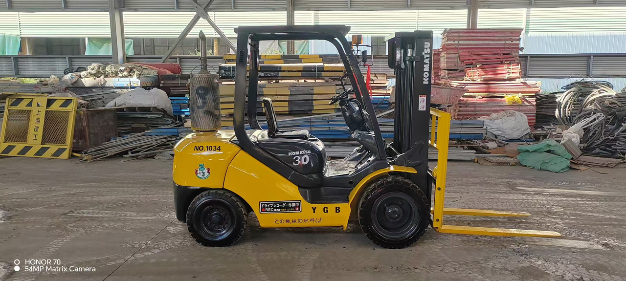 KOMATSU FD 30 - Dieselový vysokozdvižný vozík: obrázek 3 KOMATSU FD 30 - Dieselový vysokozdvižný vozík: obrázek 3