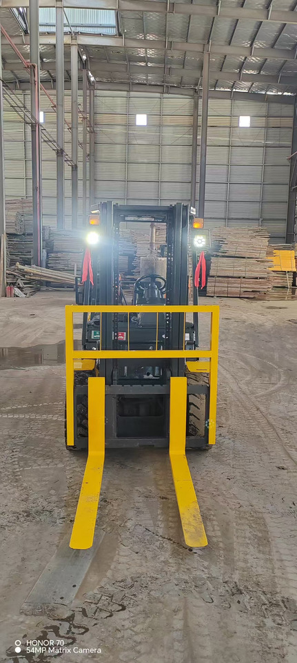 KOMATSU FD 30 - Dieselový vysokozdvižný vozík: obrázek 5 KOMATSU FD 30 - Dieselový vysokozdvižný vozík: obrázek 5