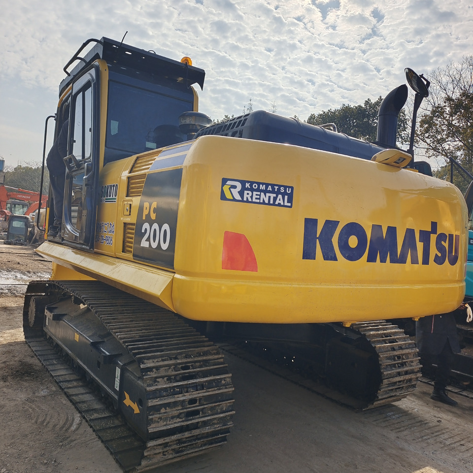 Pásové rýpadlo KOMATSU PC200-8: obrázek 9