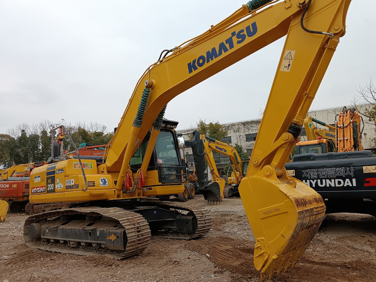 KOMATSU PC200-8N1 - Pásové rýpadlo: obrázek 2 KOMATSU PC200-8N1 - Pásové rýpadlo: obrázek 2