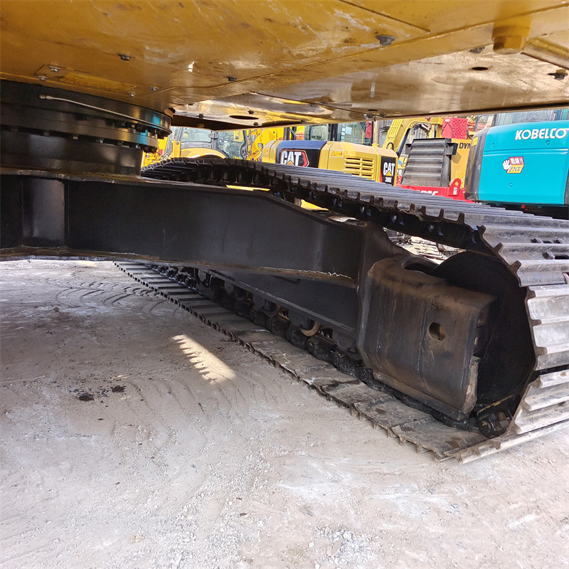 KOMATSU PC220-8N1 PC220 - Pásové rýpadlo: obrázek 4 KOMATSU PC220-8N1 PC220 - Pásové rýpadlo: obrázek 4