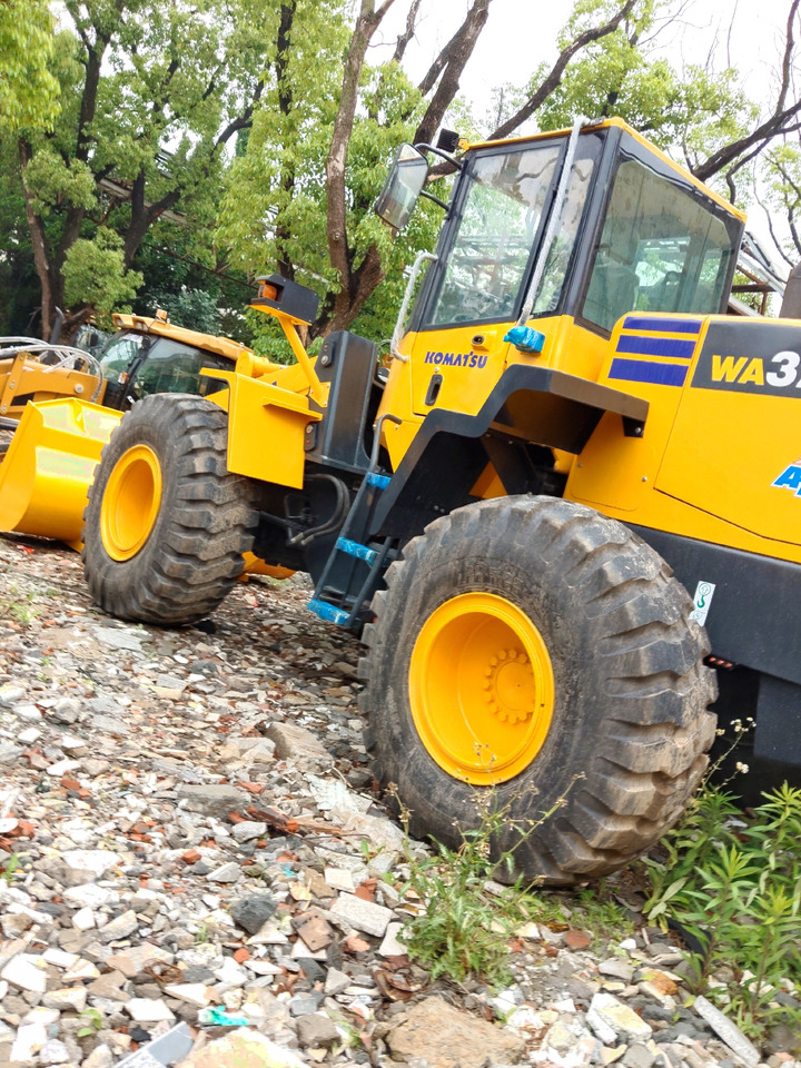 KOMATSU WA 320 - Kolový nakladač: obrázek 2 KOMATSU WA 320 - Kolový nakladač: obrázek 2