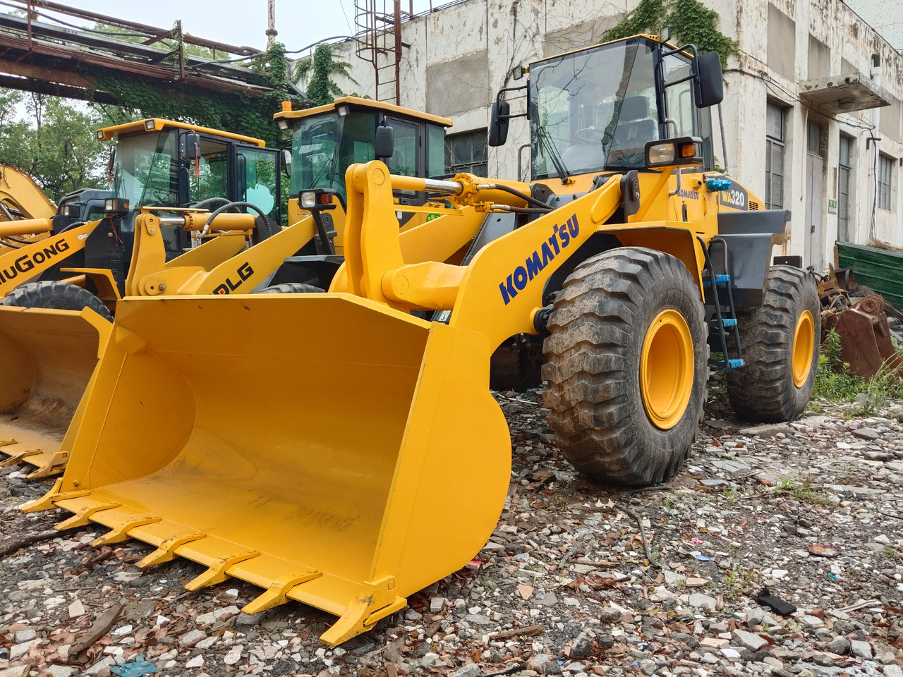 KOMATSU WA 320 - Kolový nakladač: obrázek 5 KOMATSU WA 320 - Kolový nakladač: obrázek 5