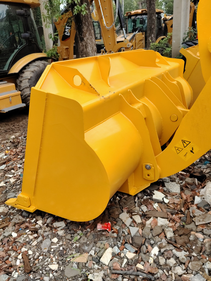 KOMATSU WA 320 - Kolový nakladač: obrázek 4 KOMATSU WA 320 - Kolový nakladač: obrázek 4