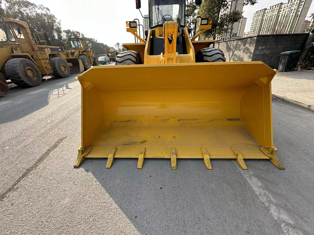 KOMATSU WA380 - Kolový nakladač: obrázek 2 KOMATSU WA380 - Kolový nakladač: obrázek 2