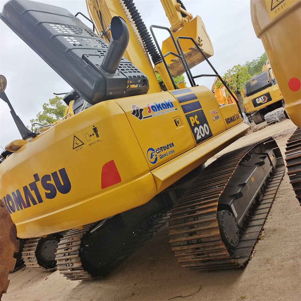 Pásové rýpadlo Komatsu PC 200-8N1: obrázek 1