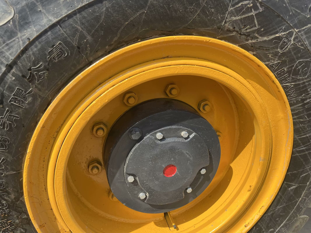 LIUGONG 835 - Kolový nakladač: obrázek 4 LIUGONG 835 - Kolový nakladač: obrázek 4