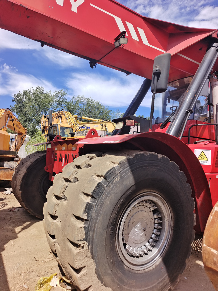 SANY SRSC45C23 - Reach stacker: obrázek 3 SANY SRSC45C23 - Reach stacker: obrázek 3
