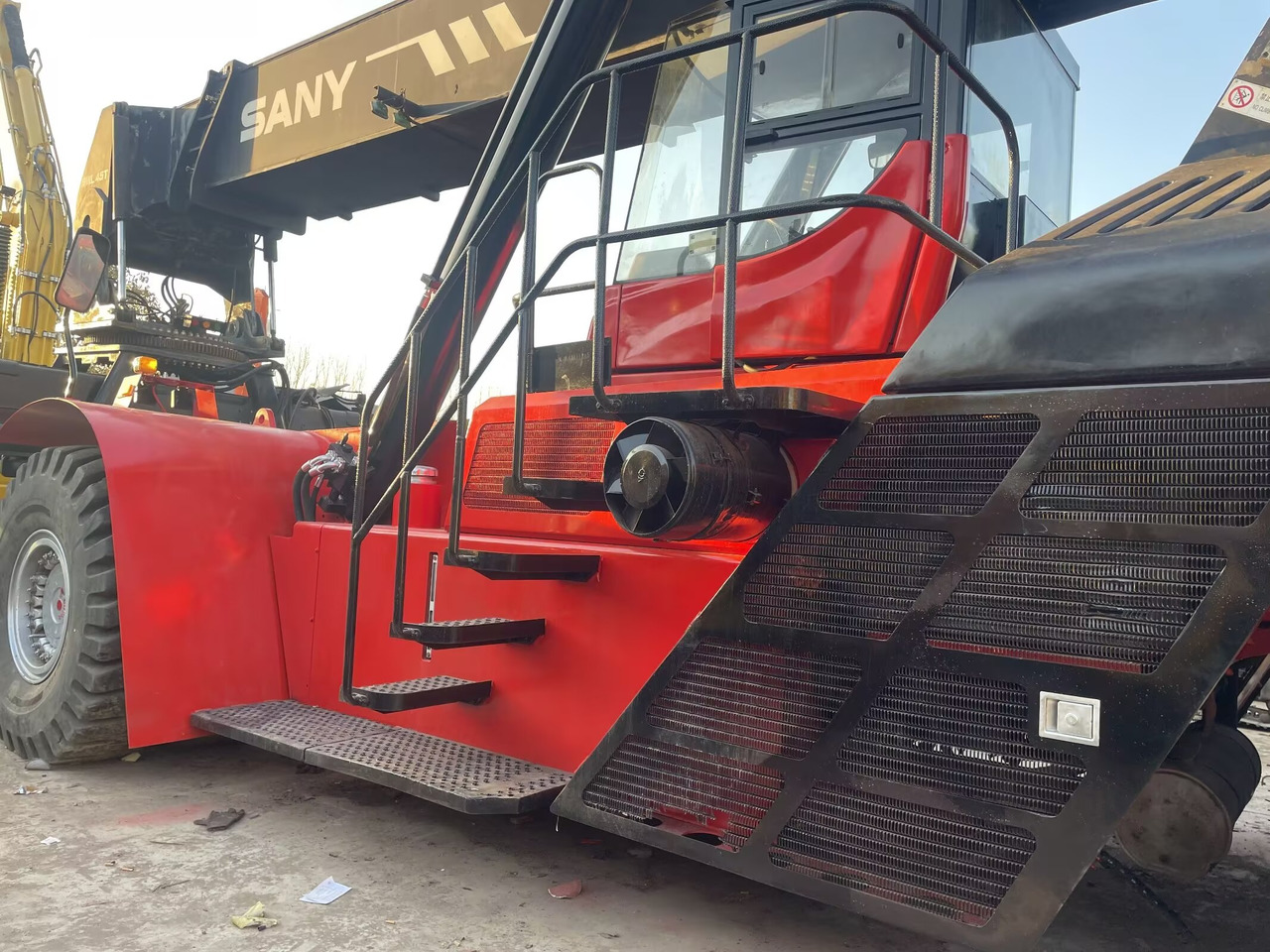 SANY SRSC45C30 - Reach stacker: obrázek 1 SANY SRSC45C30 - Reach stacker: obrázek 1