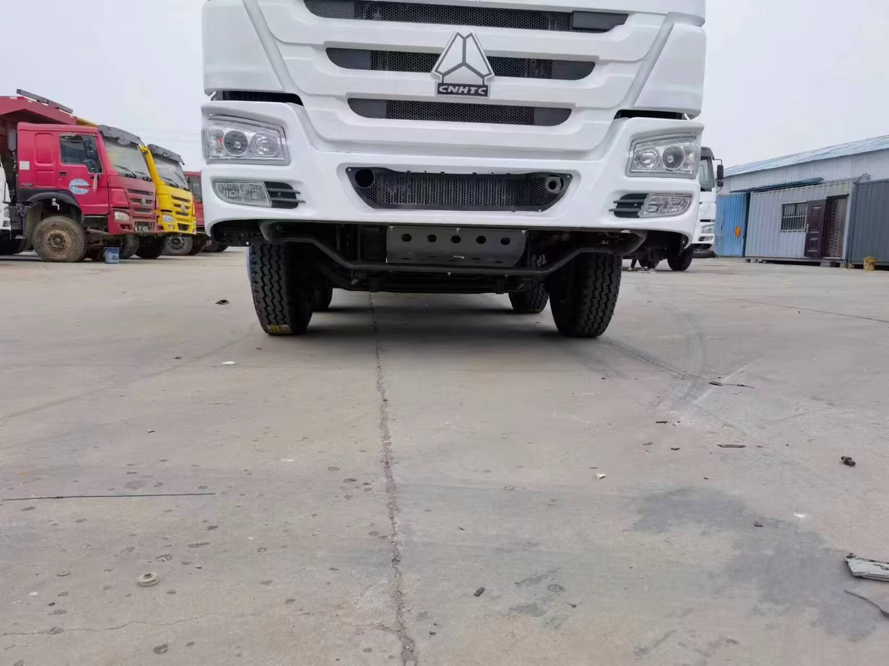 SINOTRUK HOWO 371 375 380 400 420 HP 8*4 - Sklápěč: obrázek 3 SINOTRUK HOWO 371 375 380 400 420 HP 8*4 - Sklápěč: obrázek 3