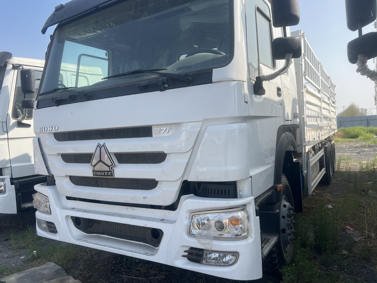 SINOTRUK HOWO 371 6*4 WITH FENCE - Sklápěč: obrázek 1 SINOTRUK HOWO 371 6*4 WITH FENCE - Sklápěč: obrázek 1